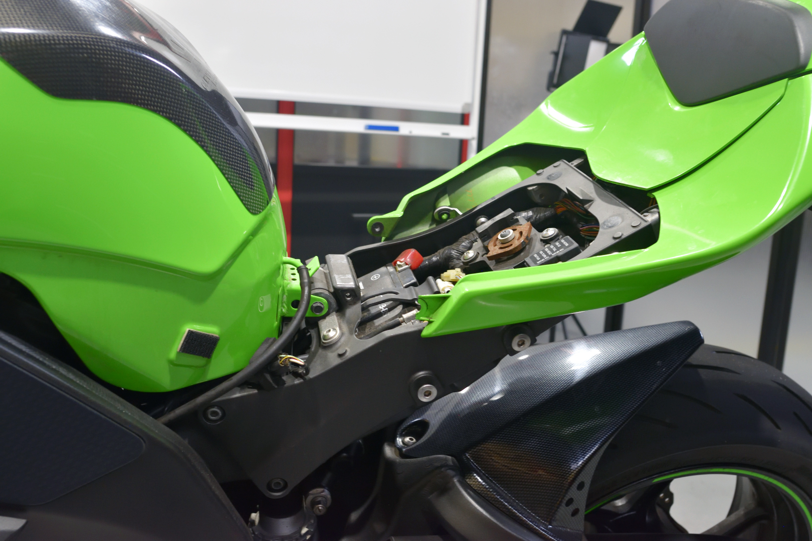 [No.10] KAWASAKI ZX-10R 2008-2010 Translogic製クイックシフター 取付