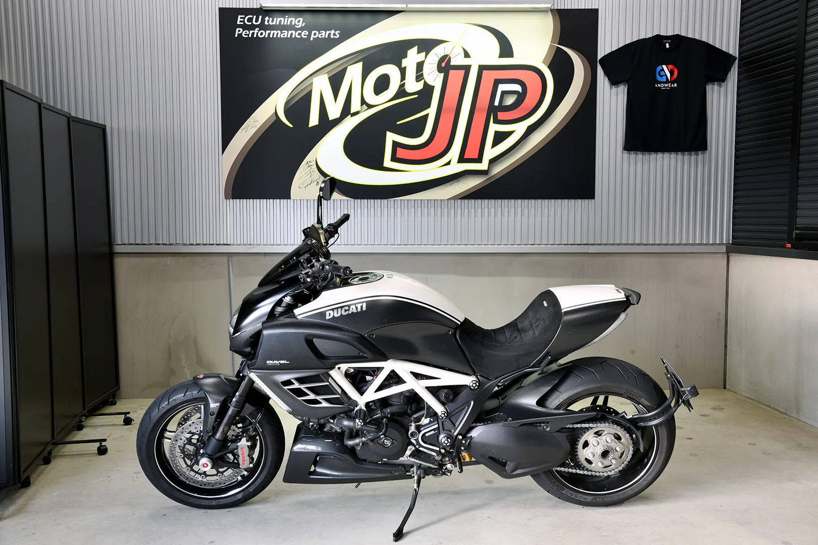 DUCATI Diavel