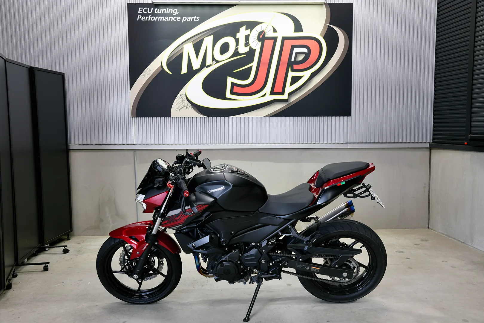 KAWASAKI Z250