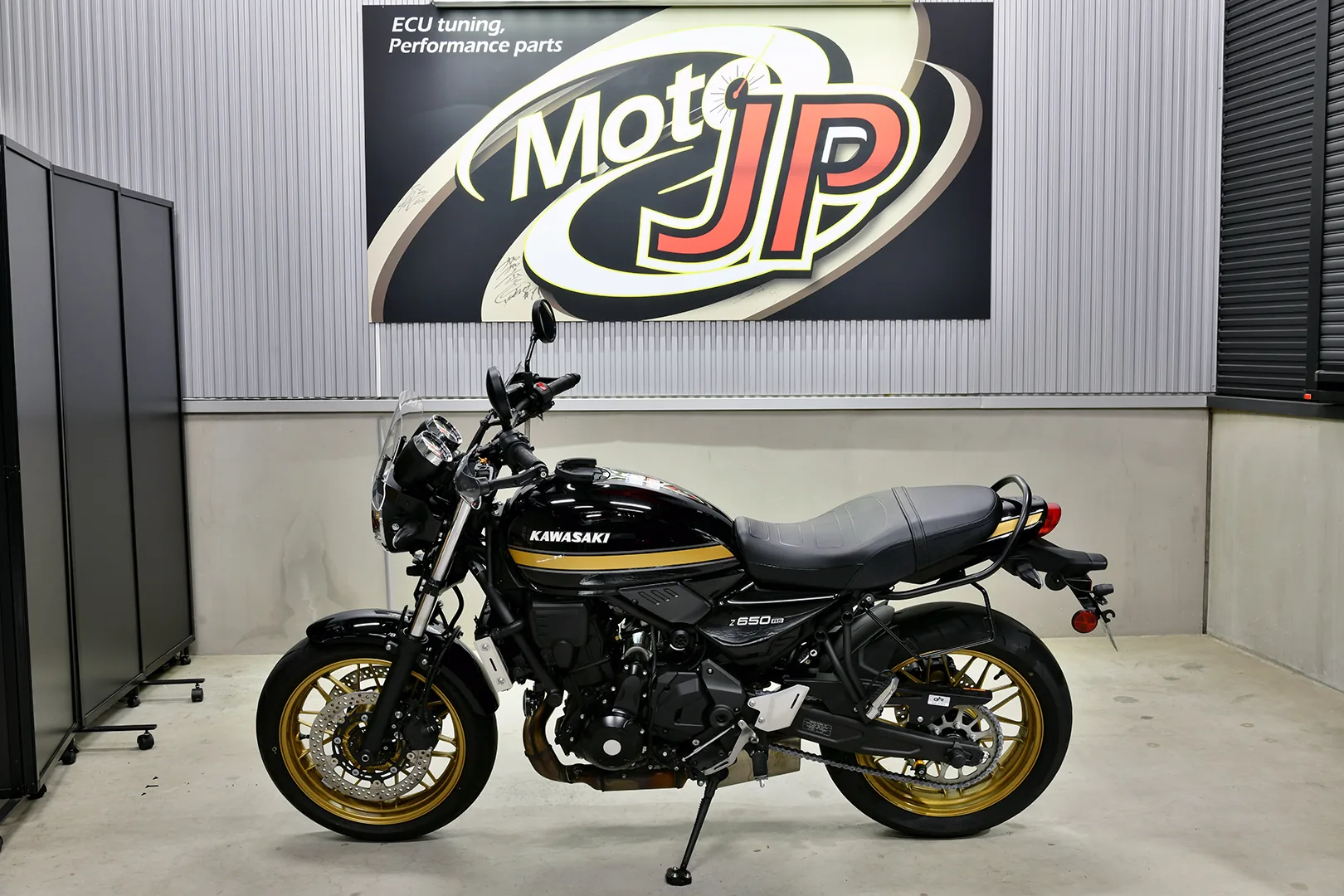 KAWASAKI Z650RS