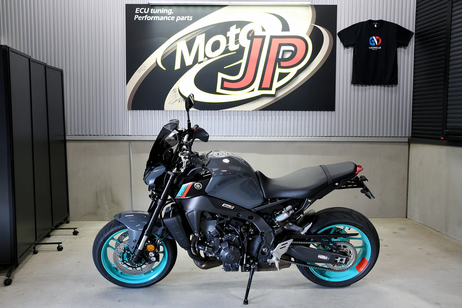 YAMAHA MT-09