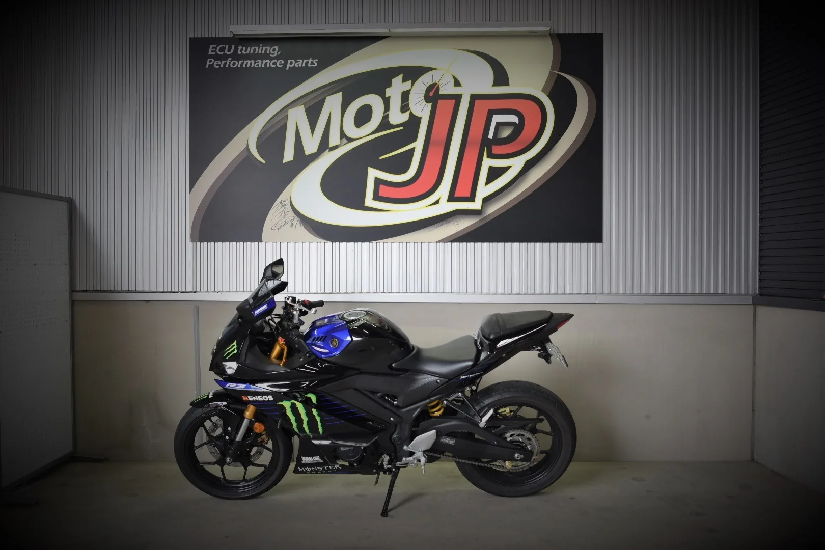 YAMAHA YZF-R3