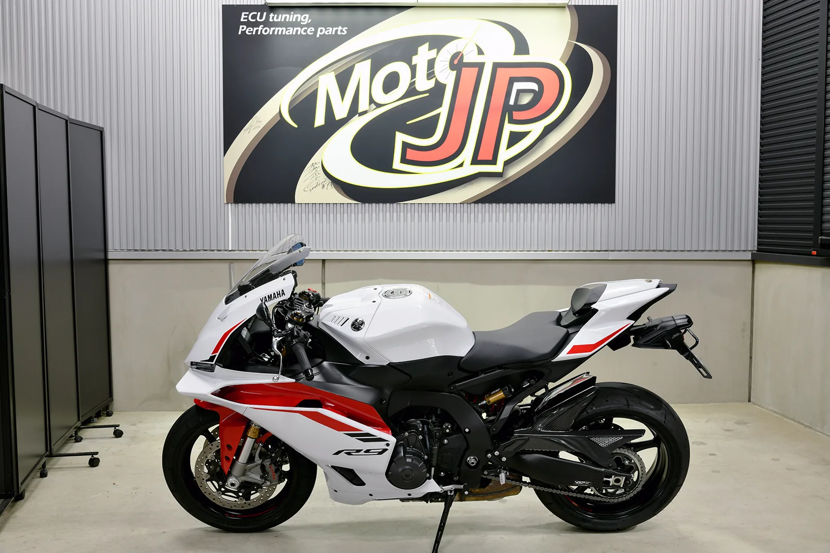 YAMAHA YZF-R9